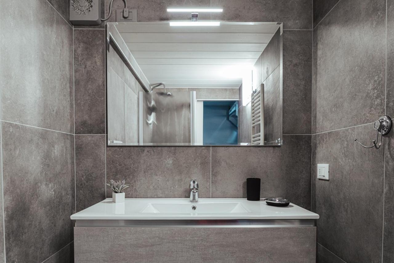 Antico Borgo B&B Con Spa - Adults Only Manerba del Garda Eksteriør bilde
