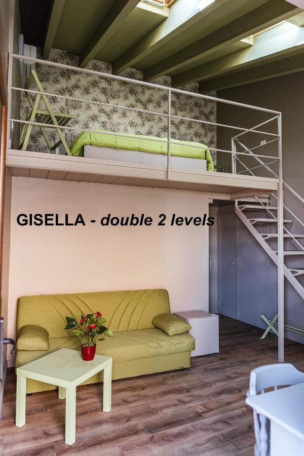 Antico Borgo B&B Con Spa - Adults Only Manerba del Garda Eksteriør bilde